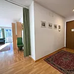 Apartment Apollo 44 *